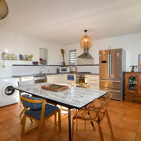 2 Bedroom Stunning In Leccia Apartment *